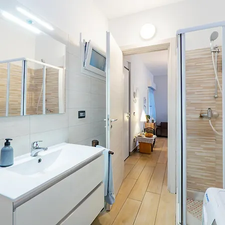 Appartement Chiaro House